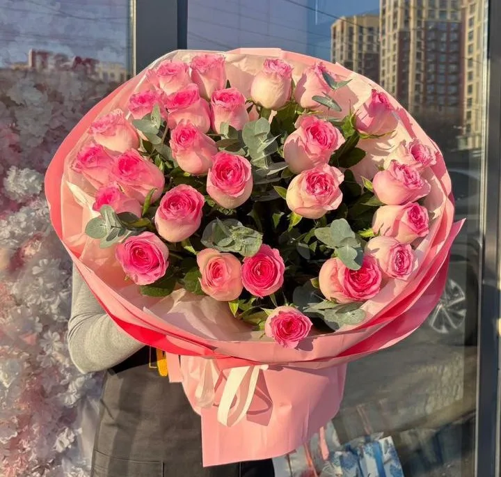 Розовые розы 25 шт